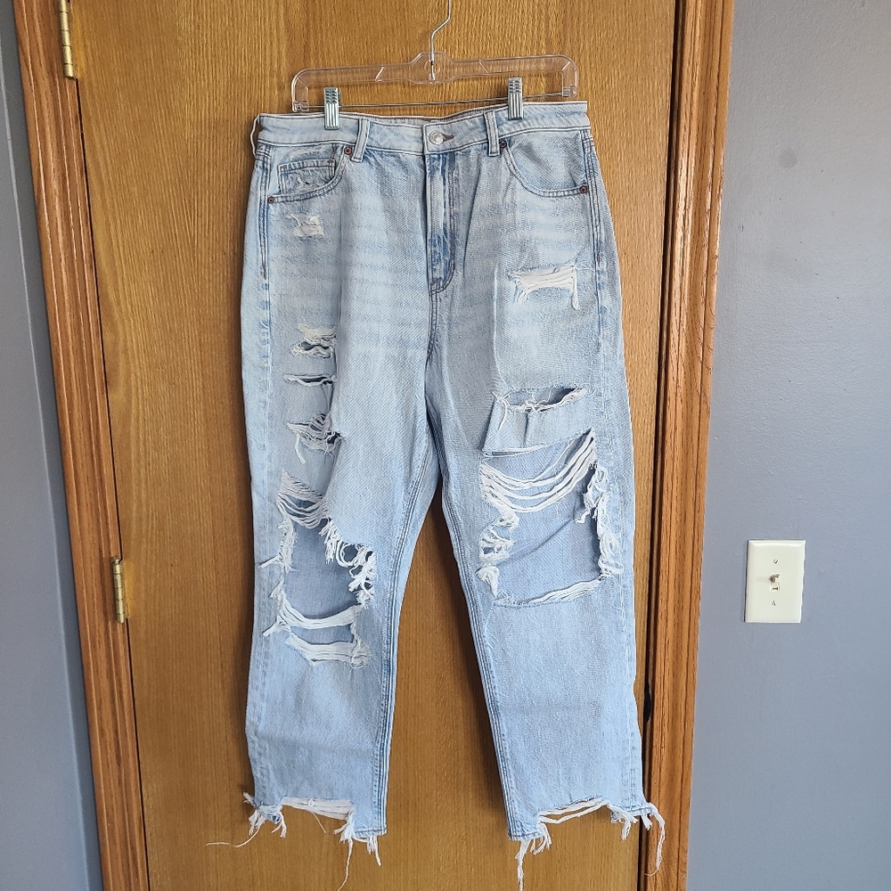 American Eagle Distressed Light Wash Denim Jeans